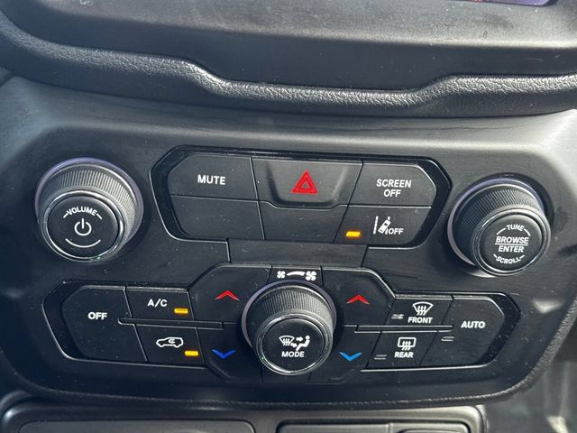 Certified 2023 Jeep Renegade Trailhawk AWD/4WD image 33