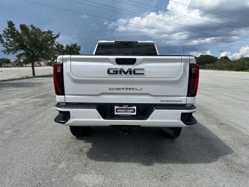 Used 2024 GMC Sierra 2500 Denali Ultimate AWD/4WD image 13