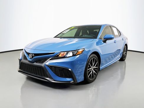 Used 2023 Toyota Camry SE FWD image 10