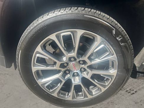 Used 2026 GMC Yukon XL Denali w/ Sun & Power Step Package AWD/4WD image 9