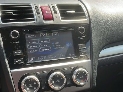 Used 2017 Subaru Crosstrek 2.0i Premium image 17