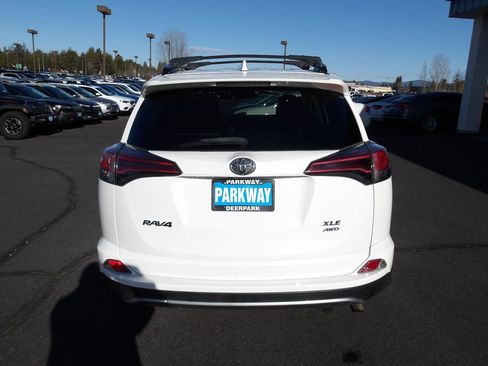 Used 2017 Toyota RAV4 XLE w/ Plus Extra Value Package image 4