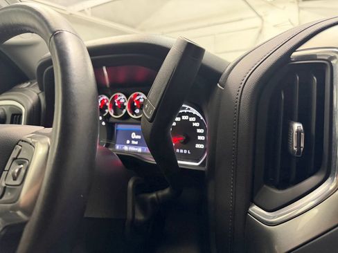 Used 2022 Chevrolet Silverado 1500 LT AWD/4WD image 20