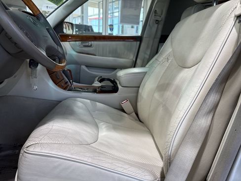 Used 2003 Lexus LS 430 RWD image 11
