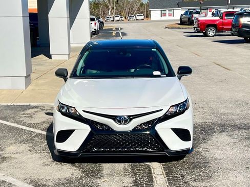 Used 2022 Toyota Camry XSE image 11