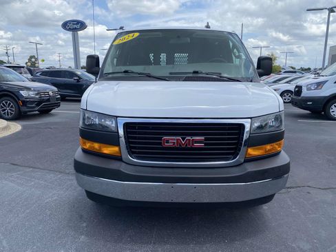 Used 2024 GMC Savana 2500 w/ Driver Convenience Package RWD image 2