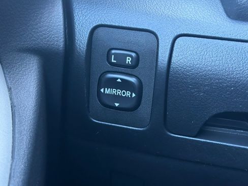 Used 2010 Toyota Camry SE image 34