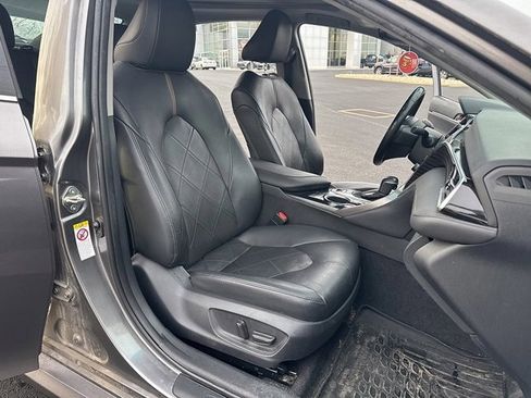 Used 2018 Toyota Camry XLE image 17