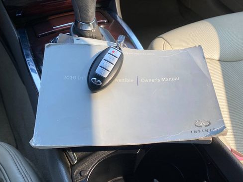 Used 2010 INFINITI G37 Convertible w/ Premium Pkg RWD image 19