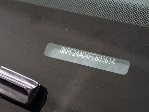 Used 2023 Kia Forte LXS image 27