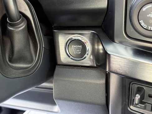 Certified 2024 Ford F250 Lariat w/ Lariat Ultimate Package image 29