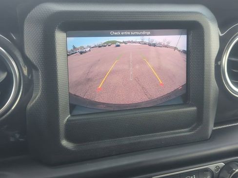 Used 2021 Jeep Wrangler Unlimited Sahara image 18