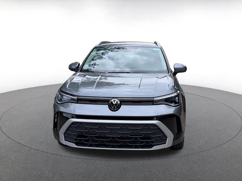 Used 2025 Volkswagen Taos SE image 2