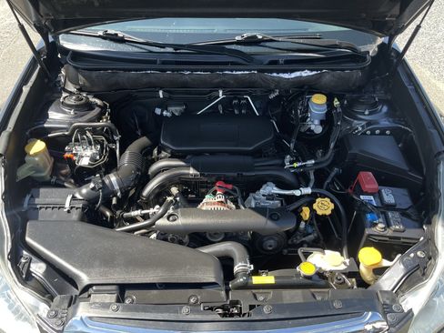 Used 2011 Subaru Outback 2.5i Limited image 19