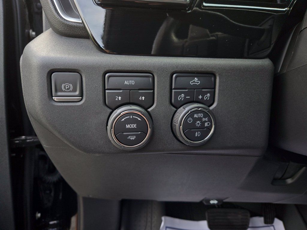 Used 2023 Chevrolet Silverado 1500 RST w/ Redline Edition AWD/4WD image 13