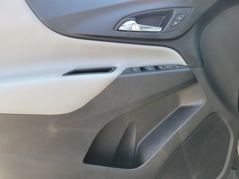 Used 2019 Chevrolet Equinox LS FWD image 22