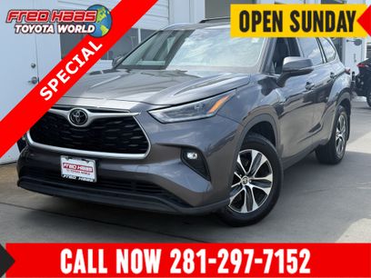 Used 2021 Toyota Highlander XLE