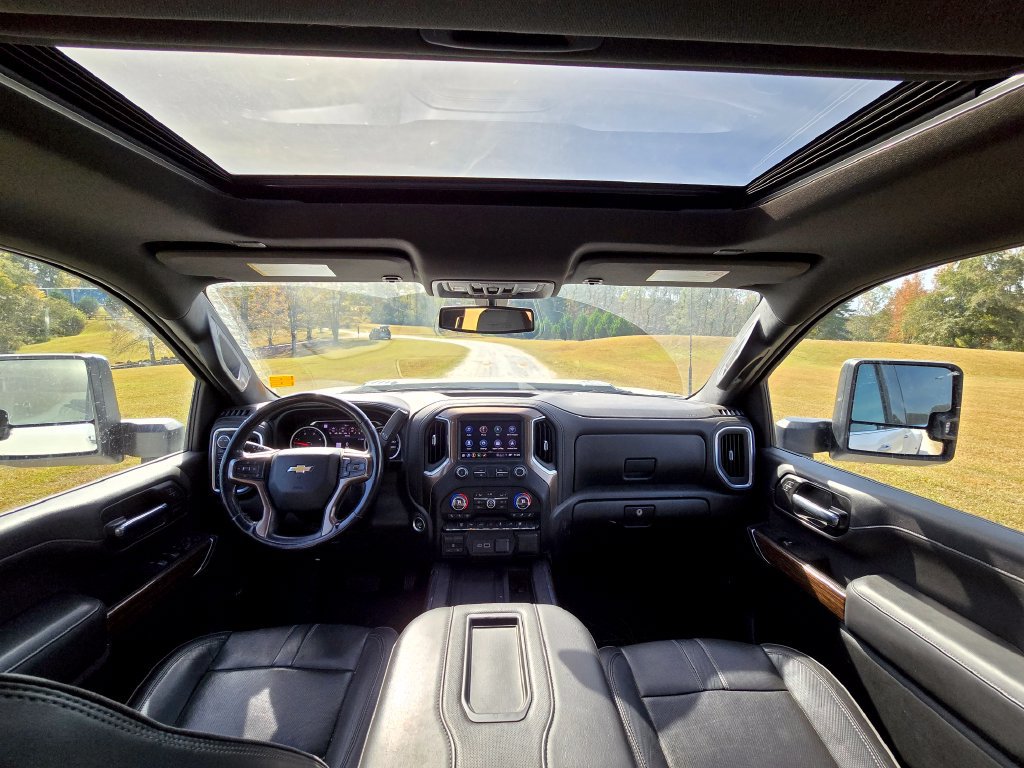 Used 2022 Chevrolet Silverado 3500 High Country AWD/4WD image 3