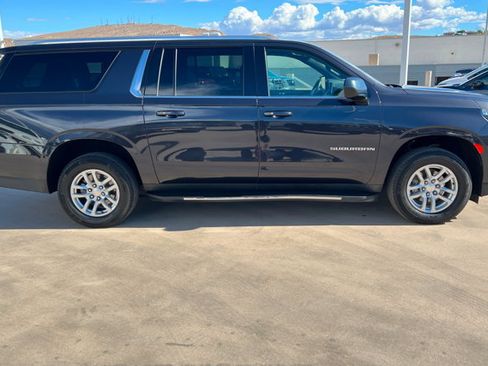 Used 2024 Chevrolet Suburban LT AWD/4WD image 6