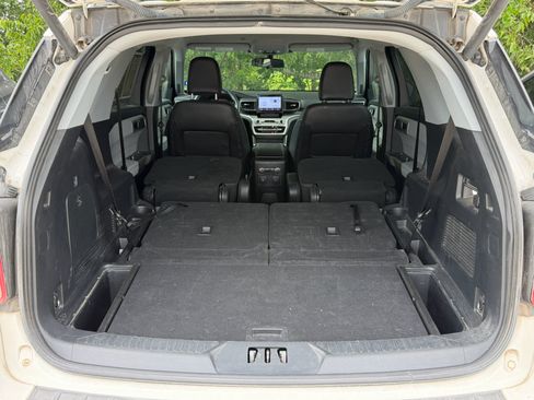 Used 2022 Ford Explorer XLT w/ Equipment Group 202A RWD image 34