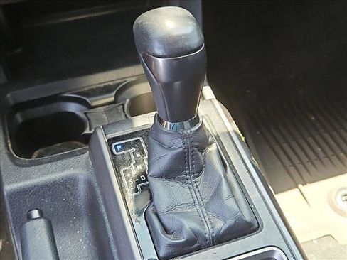 Used 2020 Toyota Tacoma TRD Off-Road w/ Technology Package AWD/4WD image 14