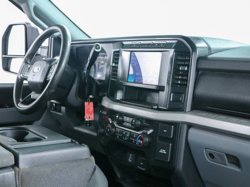 Used 2024 Ford F350 XLT w/ FX4 Off-Road Package AWD/4WD image 26