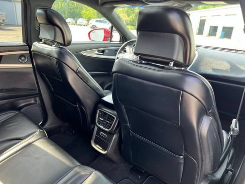 Used 2019 Lincoln Nautilus Select AWD/4WD image 19