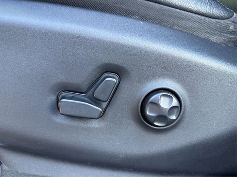 Used 2019 Chrysler Pacifica Touring-L w/ S Appearance Package image 23