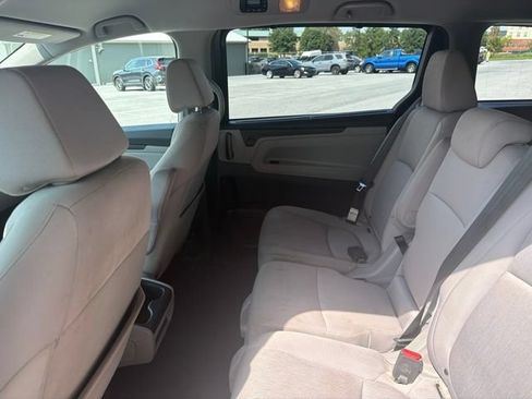 Used 2019 Honda Odyssey EX image 12
