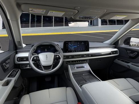 New 2026 Lincoln Aviator 2WD image 9