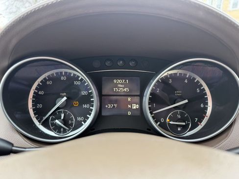 Used 2011 Mercedes-Benz GL 450 4MATIC image 28