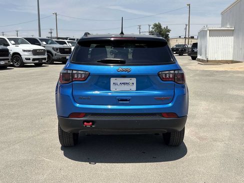 Used 2025 Jeep Compass Trailhawk AWD/4WD image 7