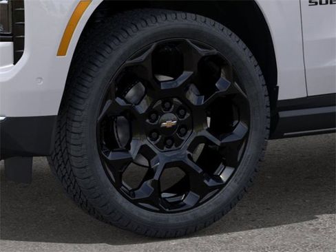 New 2025 Chevrolet Suburban High Country image 9