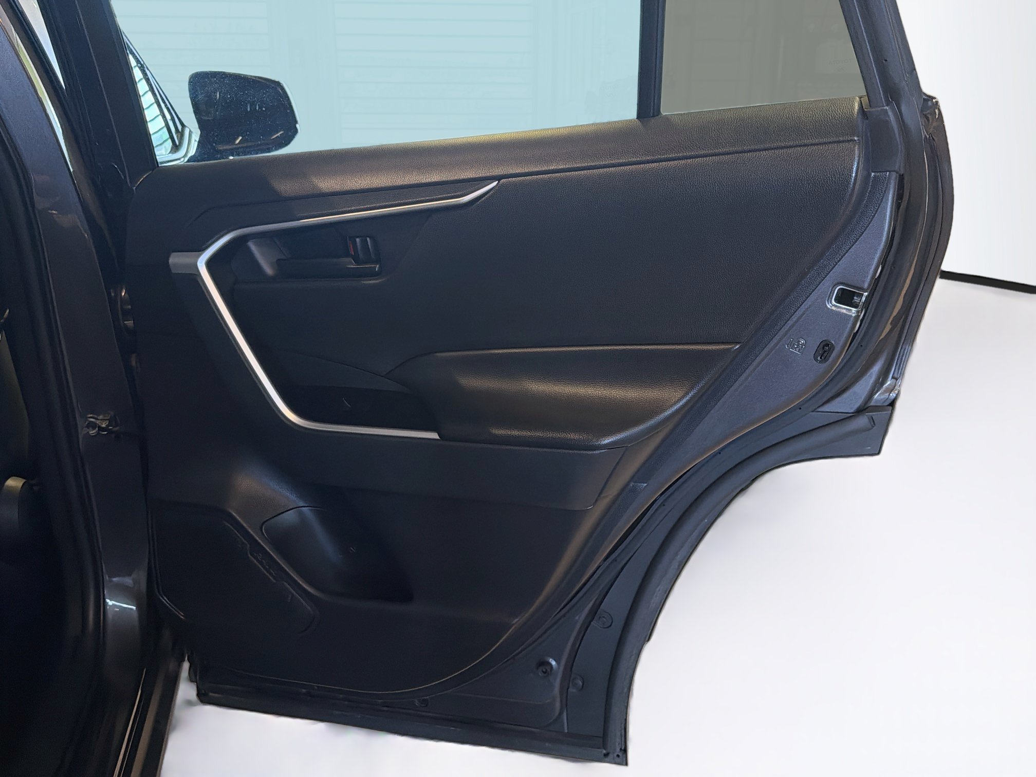 Used 2025 Toyota RAV4 LE AWD/4WD image 29