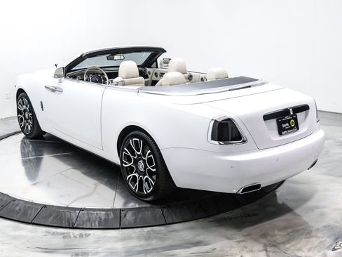 Used 2017 Rolls-Royce Dawn RWD image 15