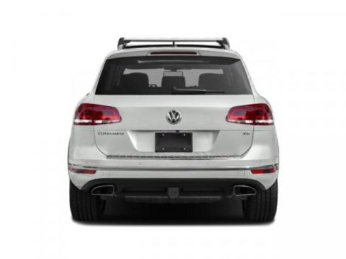 Used 2015 Volkswagen Touareg Lux image 5