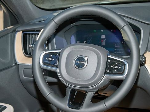 New 2026 Volvo XC60 B5 Plus w/ Climate Package image 24