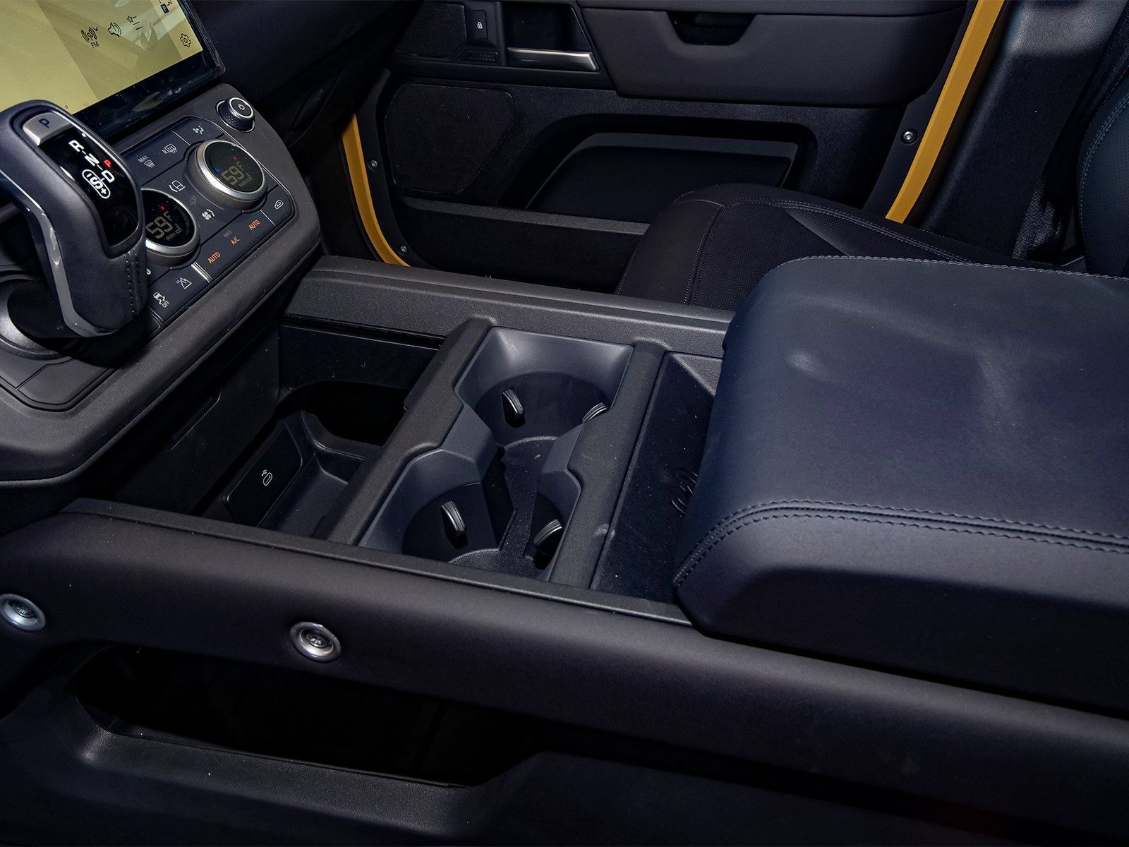 New 2026 Land Rover Defender 110 AWD/4WD image 31