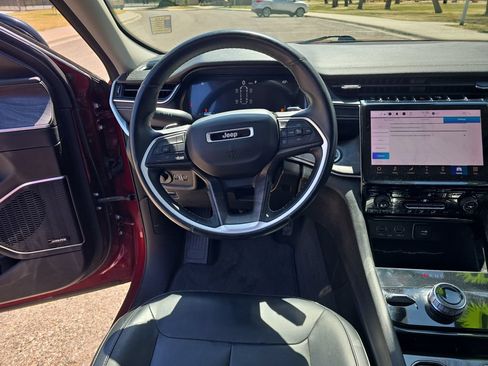 Used 2021 Jeep Grand Cherokee L Limited AWD/4WD image 15