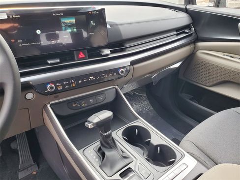 New 2026 Kia Carnival LX image 14