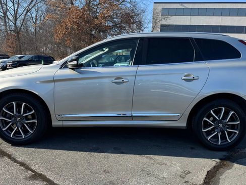Used 2017 Volvo XC60 T6 Dynamic w/ Preferred Option Package image 5