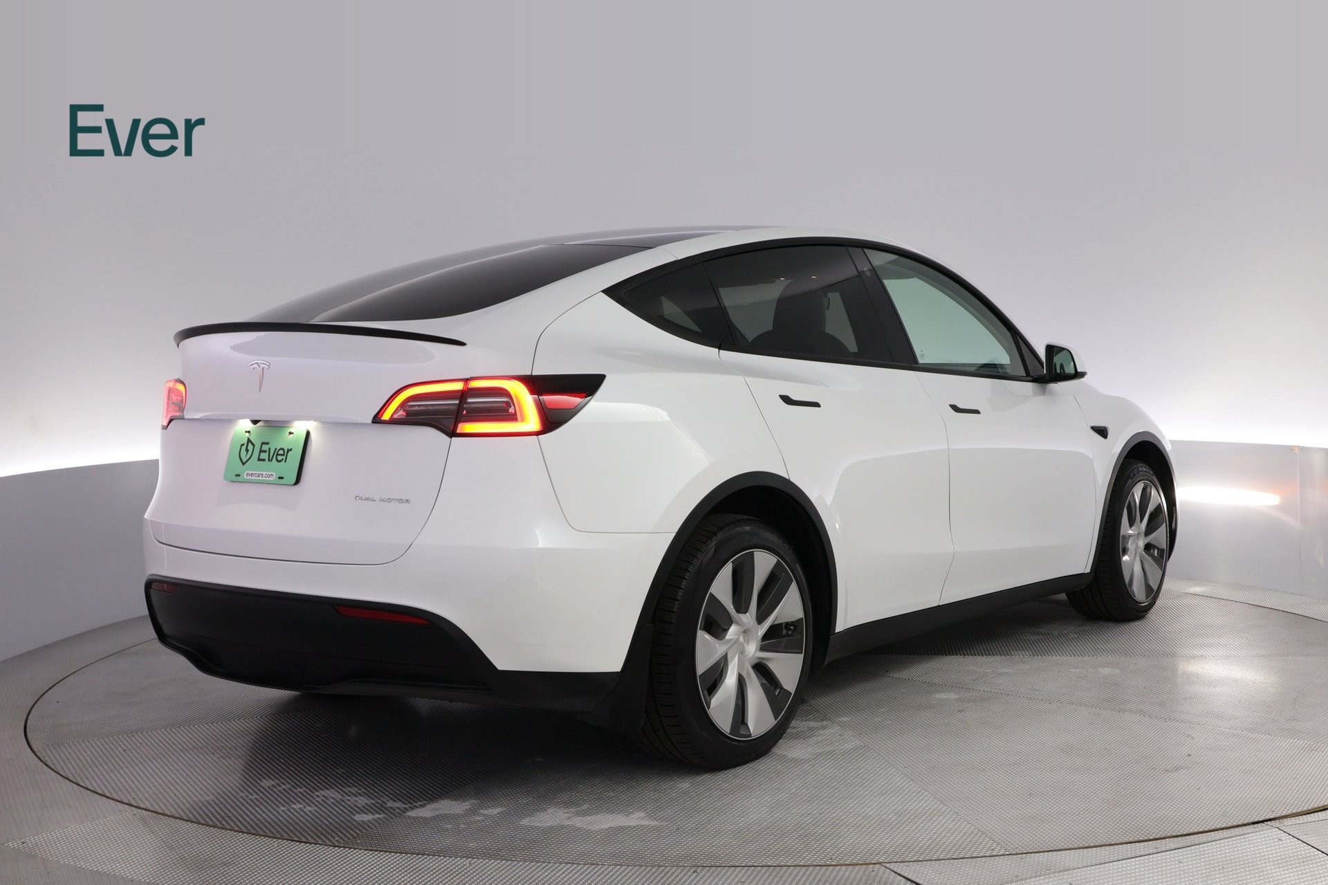 Used 2023 Tesla Model Y Long Range AWD/4WD image 3