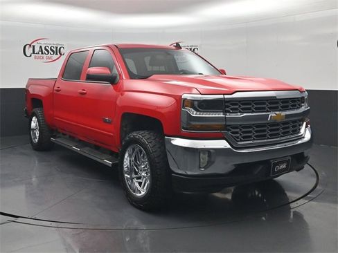 Used 2018 Chevrolet Silverado 1500 LT w/ Texas Edition image 5