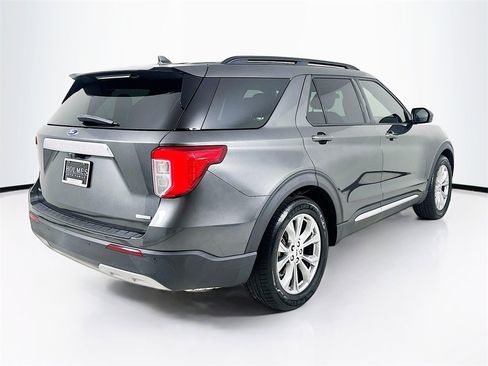 Used 2020 Ford Explorer XLT w/ Equipment Group 202A image 5