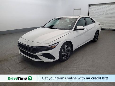 Used 2025 Hyundai Elantra SEL FWD image 1
