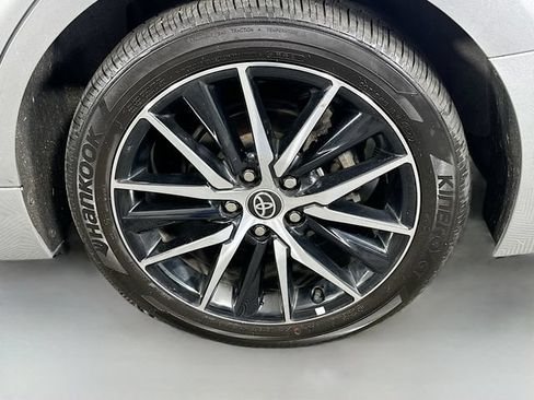 Used 2023 Toyota Camry SE w/ Cold Weather Package FWD image 28