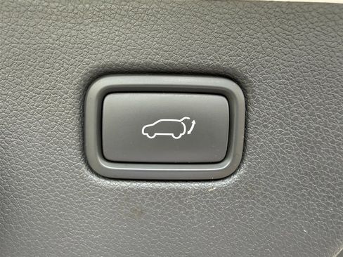 Used 2017 Kia Sorento SX image 40