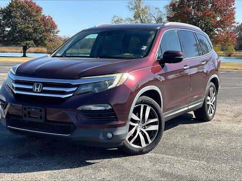 Used 2017 Honda Pilot Elite image 2