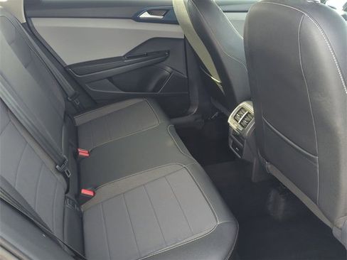 Used 2024 Volkswagen Taos SE image 23