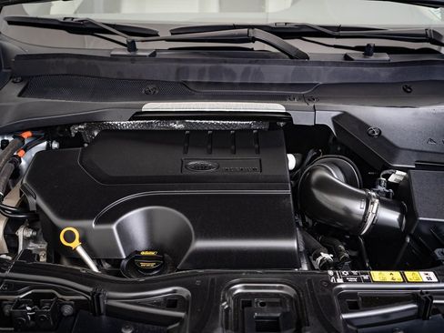 Used 2022 Land Rover Discovery Sport SE image 33